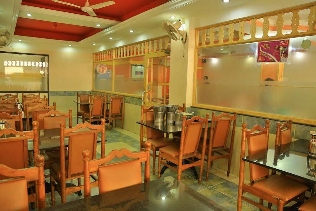 斯瑞尼瓦斯酒店 Kochi 外观 照片